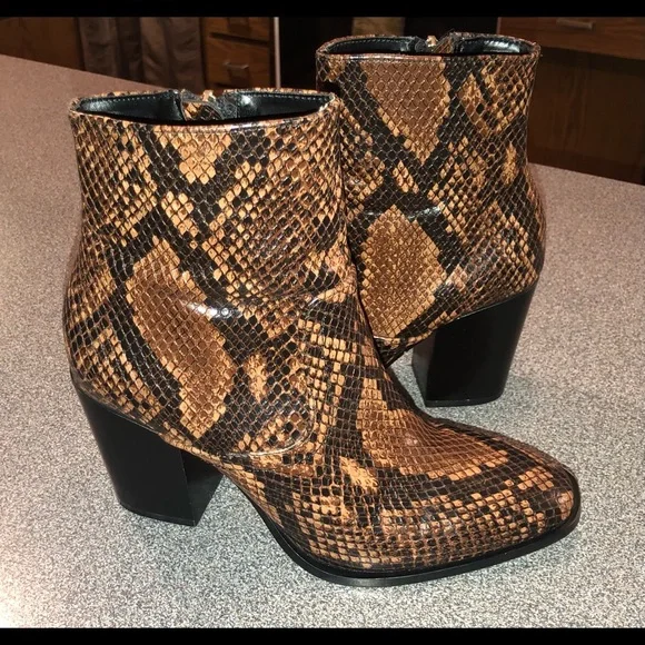 Zara | Shoes | Zara Basic Collection Snake Skin Print  Zara Basic Leather Snake Skin Square Tow Chunky Heeled Boots Size 9 main image 0